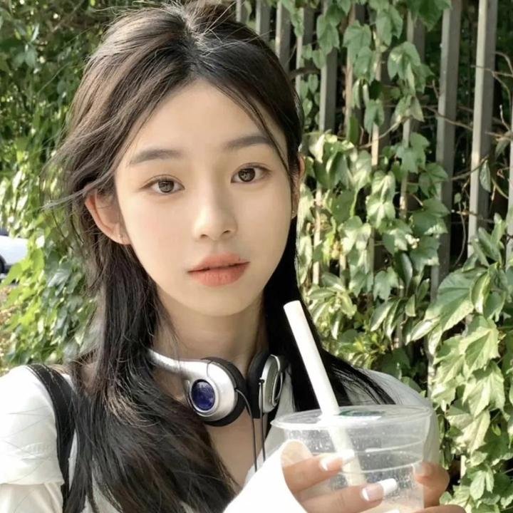 红十字背后